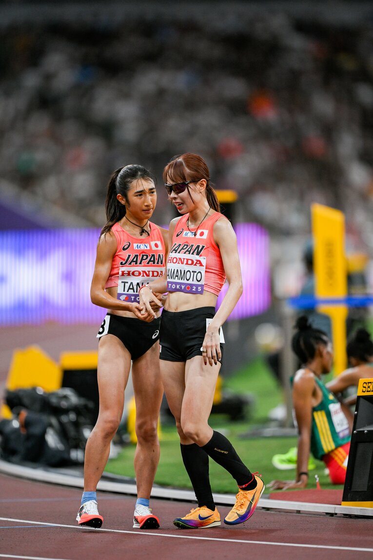 東京世界陸上女子5000m予選での田中希実と山本有真　©Nanae Suzuki