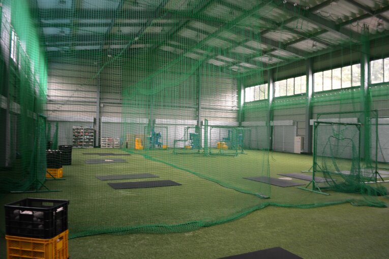 エナジックスポーツの室内練習場　©Takarin Matsunaga