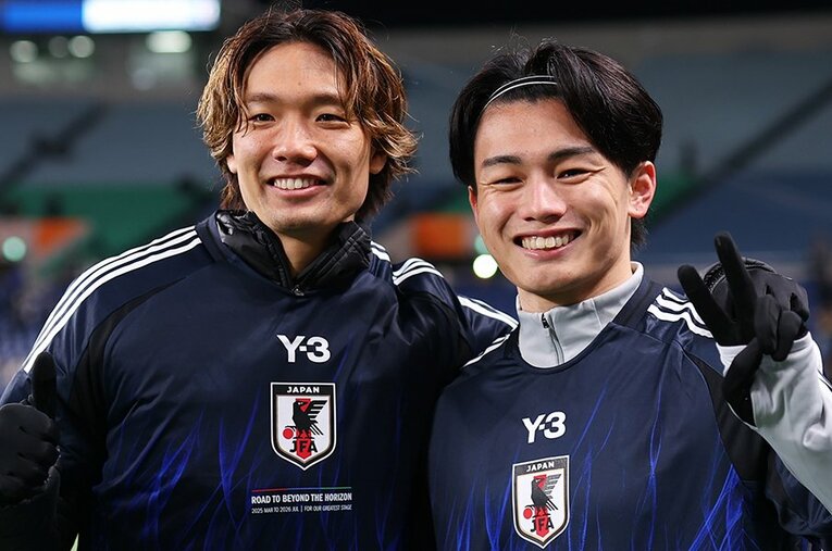 名門アヤックスへの移籍が決まった板倉滉と、フェイエノールト所属の上田綺世。レーティング的にはオランダの名門は“過小評価”されている　©Naoki Morita/AFLO