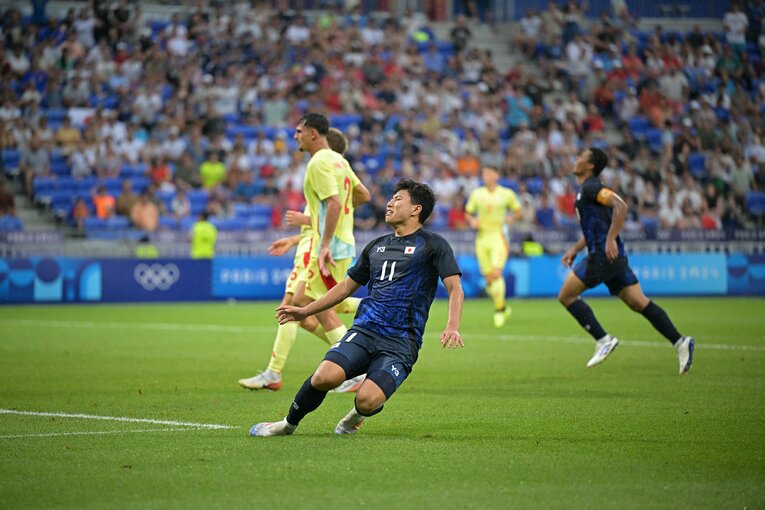細谷真大がスペイン戦の後半に迎えた決定機（3枚目／全5枚）©Takuya Kaneko/JMPA
