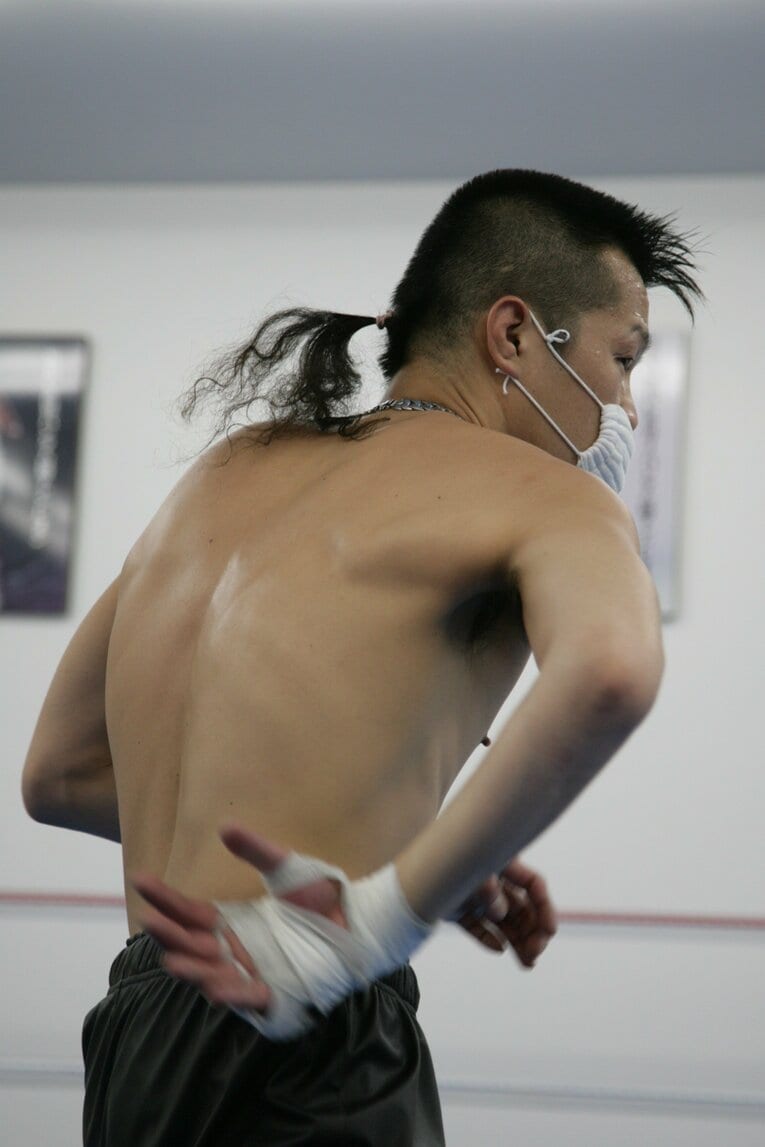 トレーニング中の辰吉丈一郎
