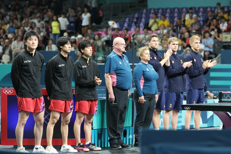 男子卓球団体戦準決勝、スウェーデン戦の日本チーム　©︎Tetsuya Higashikawa/JMPA