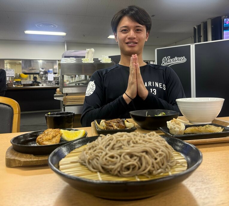 ルーキー毛利もビックリ！　選手食堂のメニューは充実している　©Chiba Lotte Marines