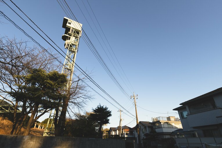 中山競馬場のパトロールタワー。ここから変な走り方をしている馬がいないかなどを見る