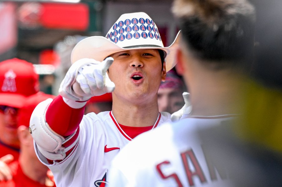 大谷翔平「いい投手が出てきてもいける雰囲気」下馬評を覆す好調ぶりでポストシーズン進出を狙う、エンゼルスが迎える夏の正念場<Number Web> photograph by Getty Images