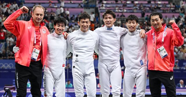 「僕のせいで負けた」失意の銀メダリストを“父親”鬼コーチが抱きしめた…フェンシング・山田優が明かす「母子家庭育ち」「男子エペ家族物語」（齋藤裕）