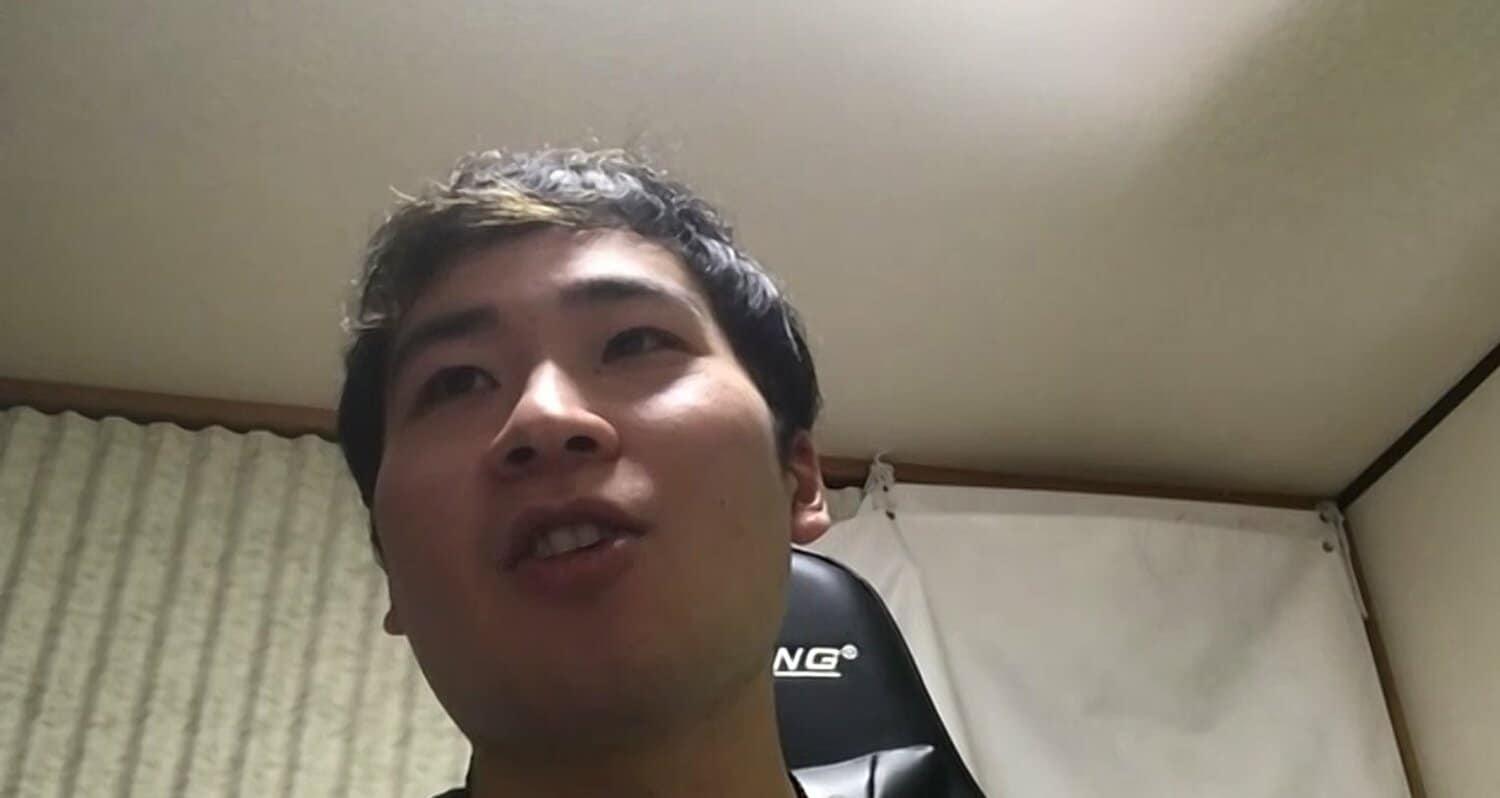 言葉を慎重に選びながら当時を振り返る花崎