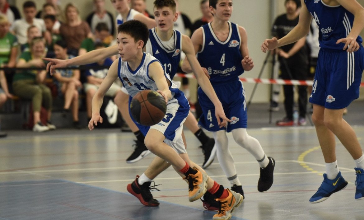 15歳で単身スペインへ渡った岡田大河（写真／卓也さん提供）