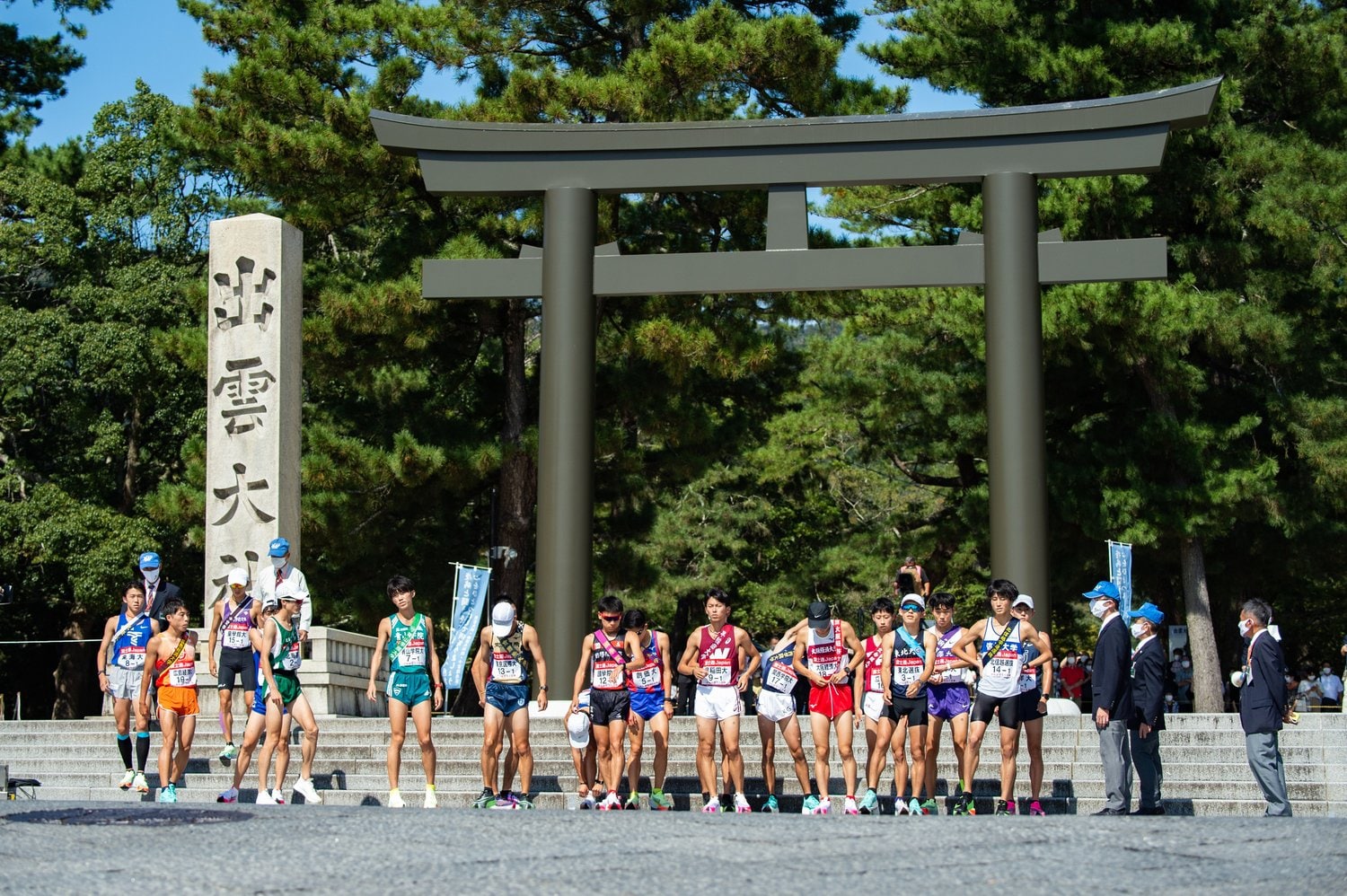 出雲駅伝1区のスタート前。20チームが参加。青学大の近藤幸太郎（3年）は23分41秒で区間賞だった　©Nanae Suzuki