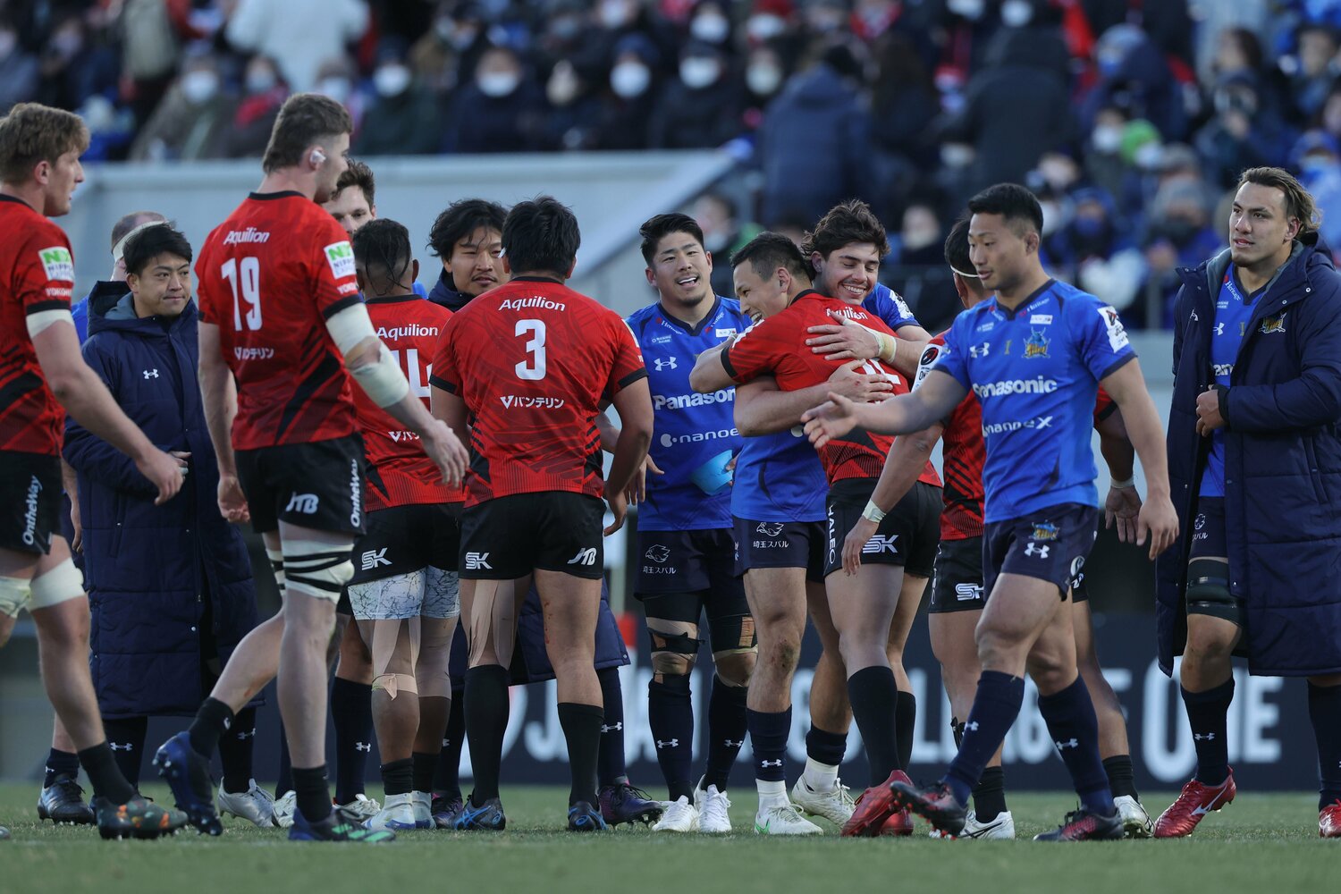 埼玉ワイルドナイツ相手に勝利まであと一歩のところまで迫った横浜イーグルス ©︎JRLO