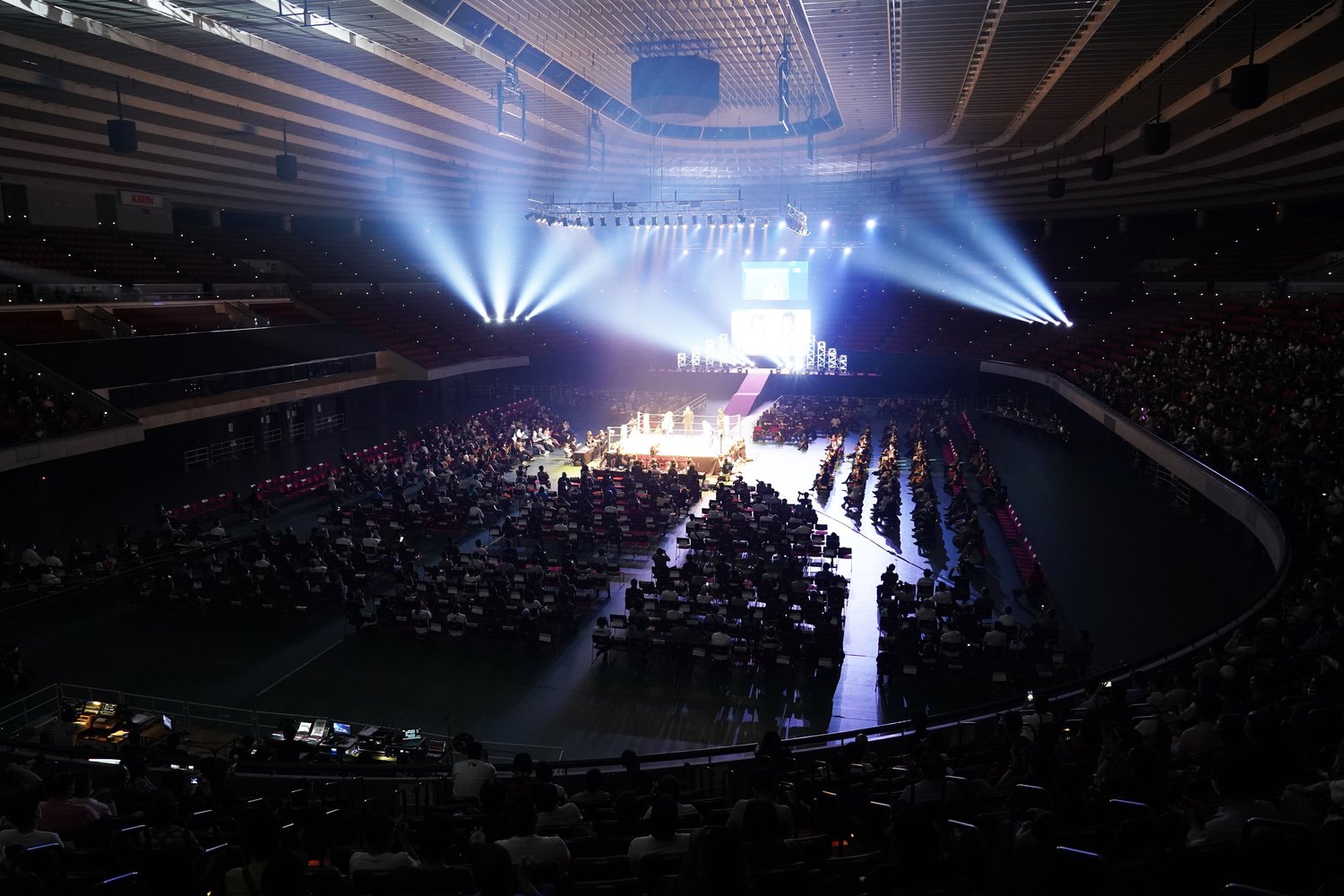 26年ぶりに女子プロレスの大会が開催された大阪城ホール。コロナ対策のため入場数は制限されている