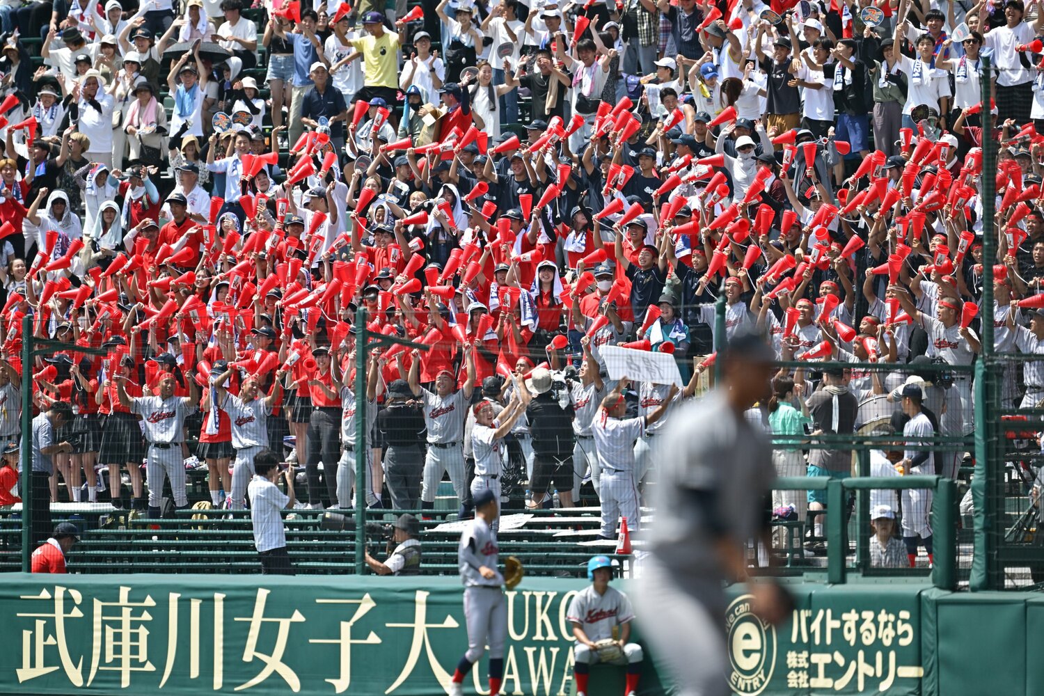 京都国際高のアルプス席　©︎Hideki Sugiyama
