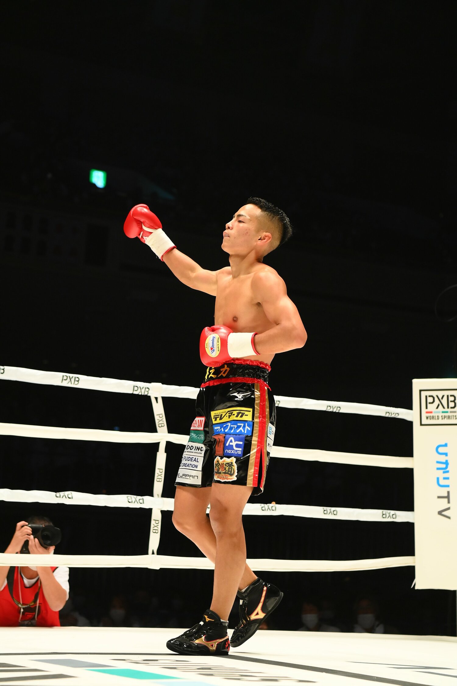 武居はボクシング転向後、3戦すべてで1ラウンドKO勝ちとなった