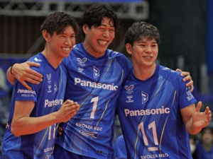 清水邦広39歳現役引退「膝の状態は、だいぶヤバいです」大ケガを乗り越えた“大エース”が最後まで愛された理由「やっぱりバレー、面白いっすよ」