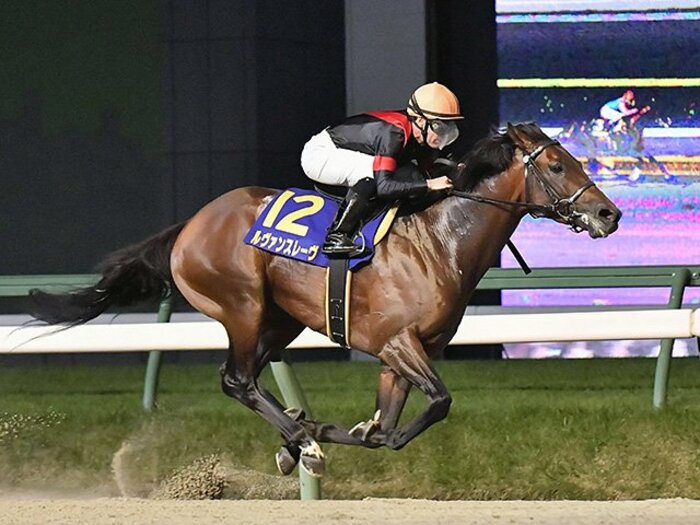 チャンピオンズカップも主役は3歳馬。「砂のアーモンドアイ」の大物感。＜Number Web＞ photograph by Kyodo News