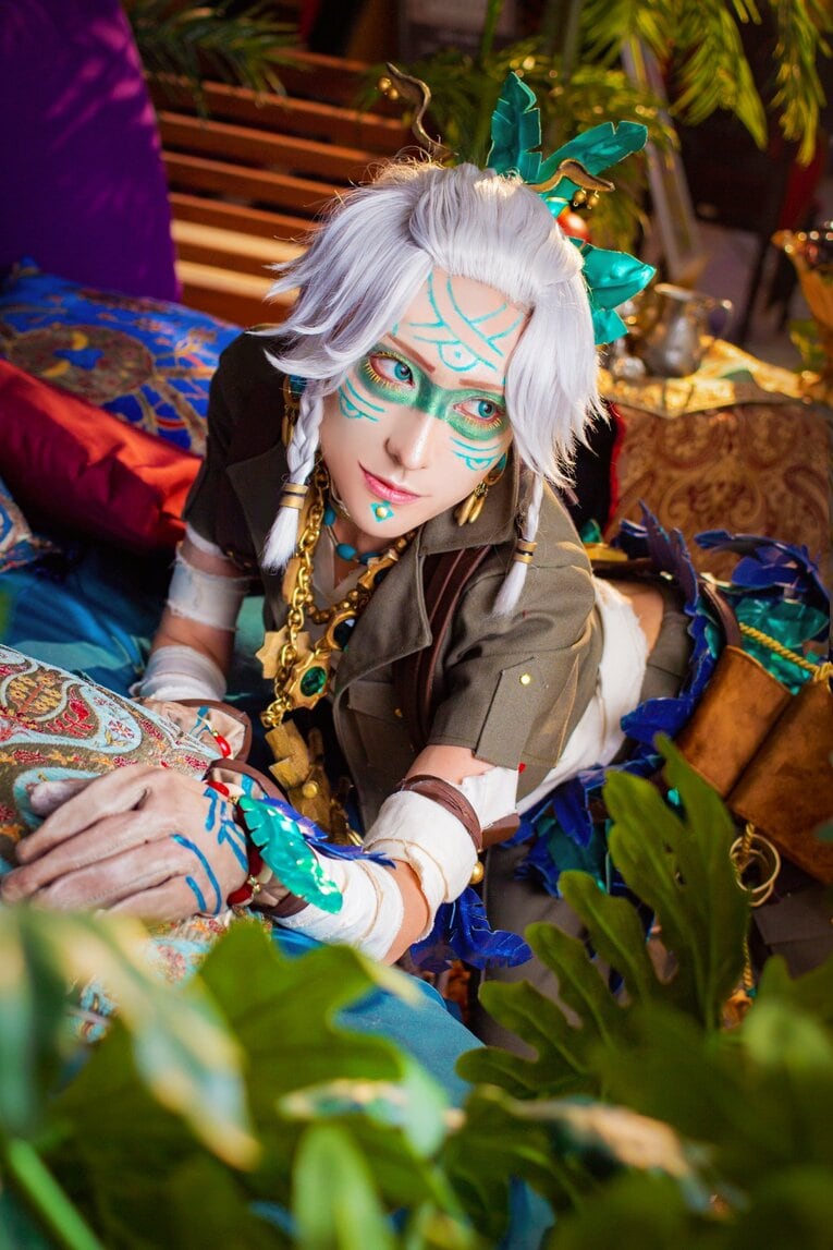 人気キャラクターのコスプレに身を包む「蓮弥」としての絹川さん／本人提供