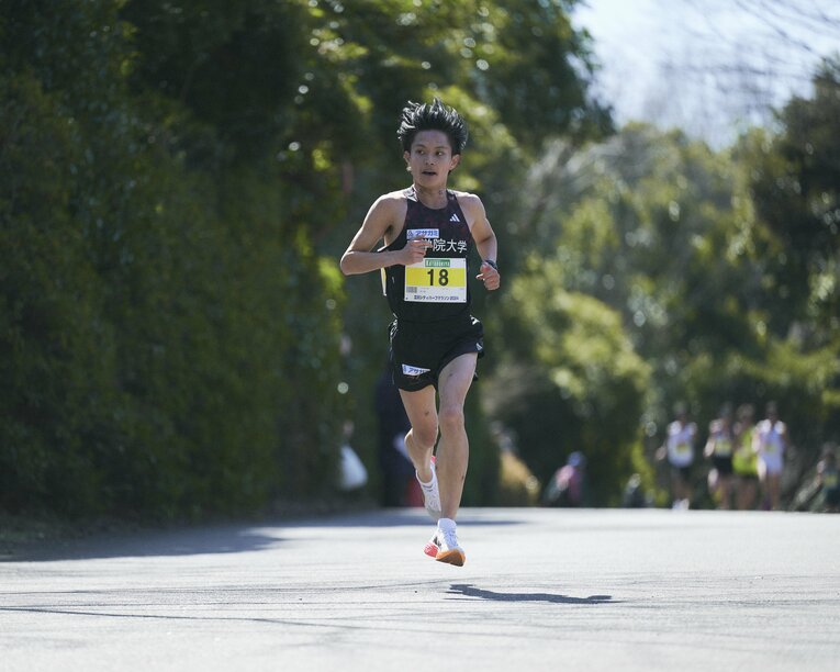 学生ハーフで優勝した國學院大2年生の青木　©Yuki Suenaga
