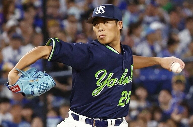今季ここまでリーグトップとなる6勝をマークしているヤクルトの山野太一。6年目の27歳左腕の躍進の理由は？ ／ photograph by JIJI PRESS