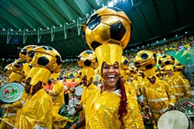 貪欲なブラジルが静かに優勝。お土産はダビド・ルイスの肘打ち。(6)