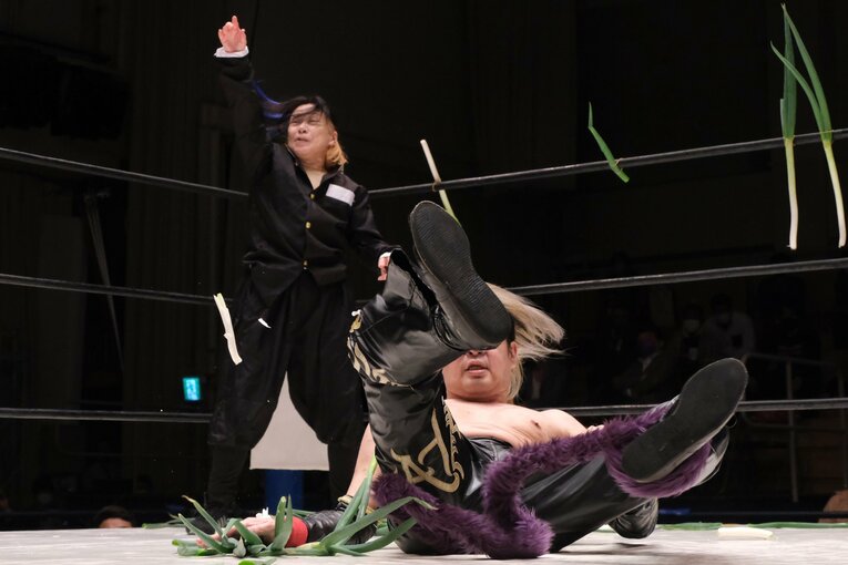 元引きこもりレスラー真琴が聖地・後楽園ホールで15周年大会「ほぼ満員なのに赤字」「強豪同期にフォール負け」でも手にした“ご褒美”(37)