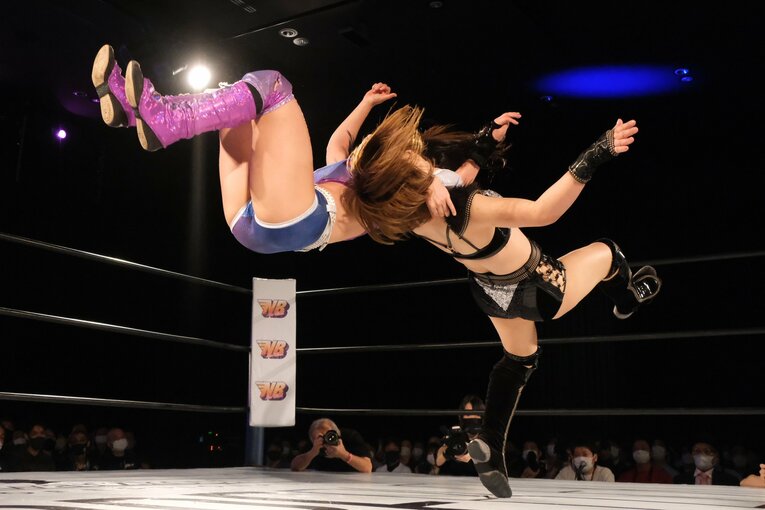 「フェリス卒のお嬢様vsセクシー女優」は熱戦に…スターダム人気女子レスラー・桜井まいの色気と狂気「私は“大人の魅力”で勝負できる」(22)