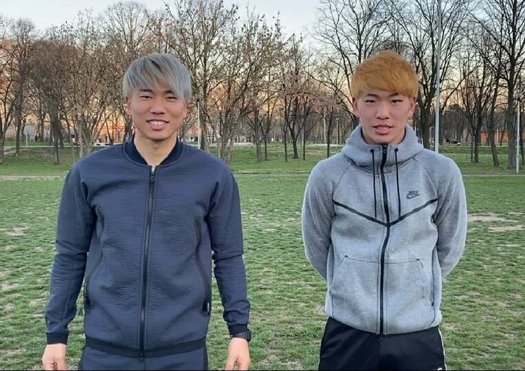 海外で所属先を模索中だという浅野快斗（右）。現在は、兄・拓磨がいるセルビアに滞在している。 ／ photograph by Kaito Asano