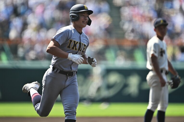 チームの主砲、鈴木拓斗。昨夏の甲子園で本塁打を放った ©Hideki Sugiyama