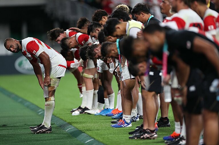 大勝利である。しかし、大会は終わっていない。まずはあと2戦、そして悲願の決勝トーナメントが見えてきた。 ／ photograph by Naoya Sanuki