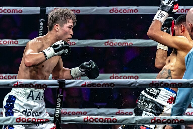 井上尚弥vs.マーロン・タパレス。10ラウンドのKOシーン（3枚目／全9枚）　©Takuya Sugiyama