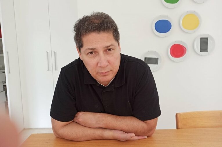 現在は代理人となっているビスマルク。日本のフットボールについての印象を聞いてみると… ／ photograph by Hiroaki Sawada