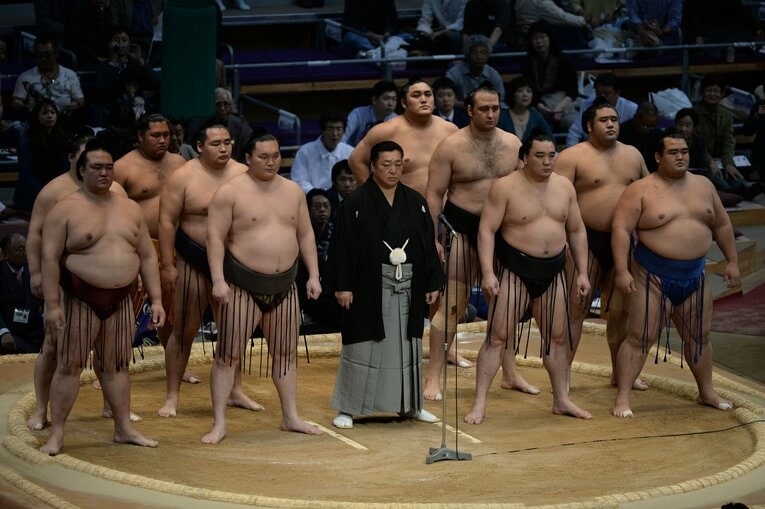 相撲協会の理事長として、さまざまな不祥事への対応にも追われた　©JMPA