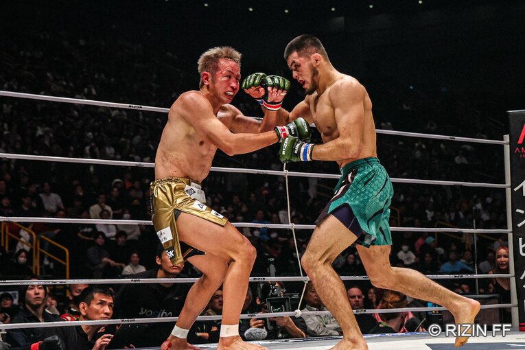 ラジャブアリ・シェイドゥラエフvs.久保優太　©RIZIN FF