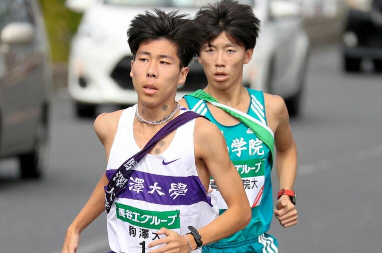 箱根駅伝を盛り上げた駒澤大の田澤廉（4月からトヨタ自動車）、青学大の近藤幸太郎（同SGホールディングス）。高校時代の記録を調べると意外な発見があった ／ photograph by JIJI PRESS