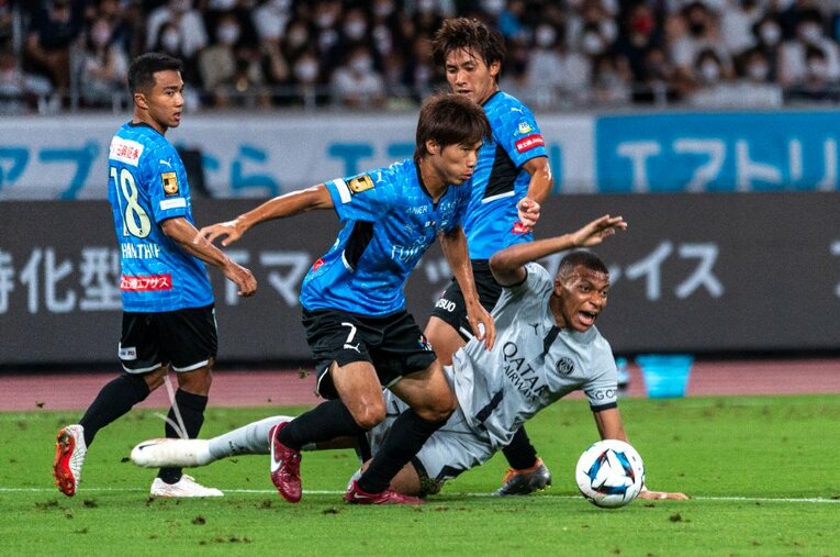 パリ・サンジェルマンの日本ツアーに同行したAFP通信のサッカー担当記者に話を聞くと… ／ photograph by Takuya Sugiyama