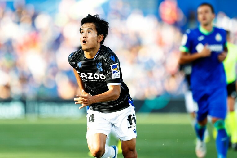 久保建英は「シルバらと共存・連動」が今のソシエダで最適解か　マンU戦勝利から中2日→“トップ下で迷った”古巣戦を撮って気づいたこと(46)