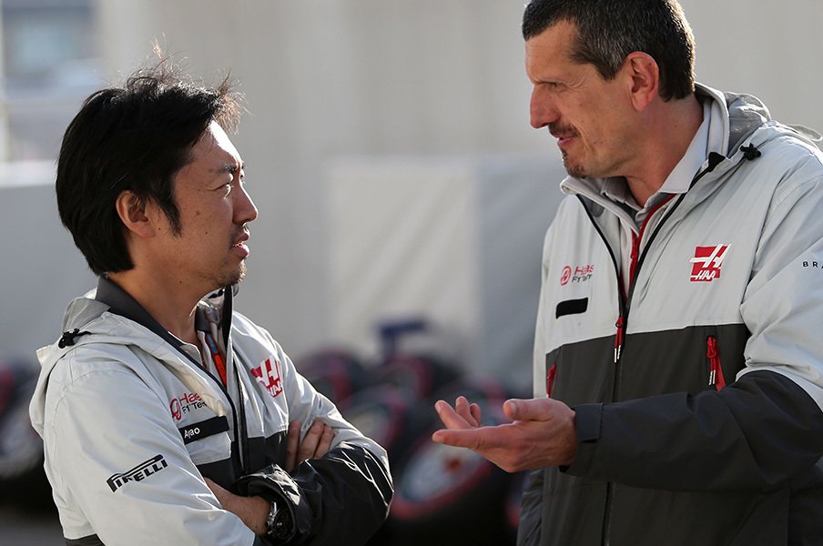 F1界に奇跡を起こす1人の日本人。新興チーム・ハース快進撃の理由。<Number Web> photograph by UNIPHOTO