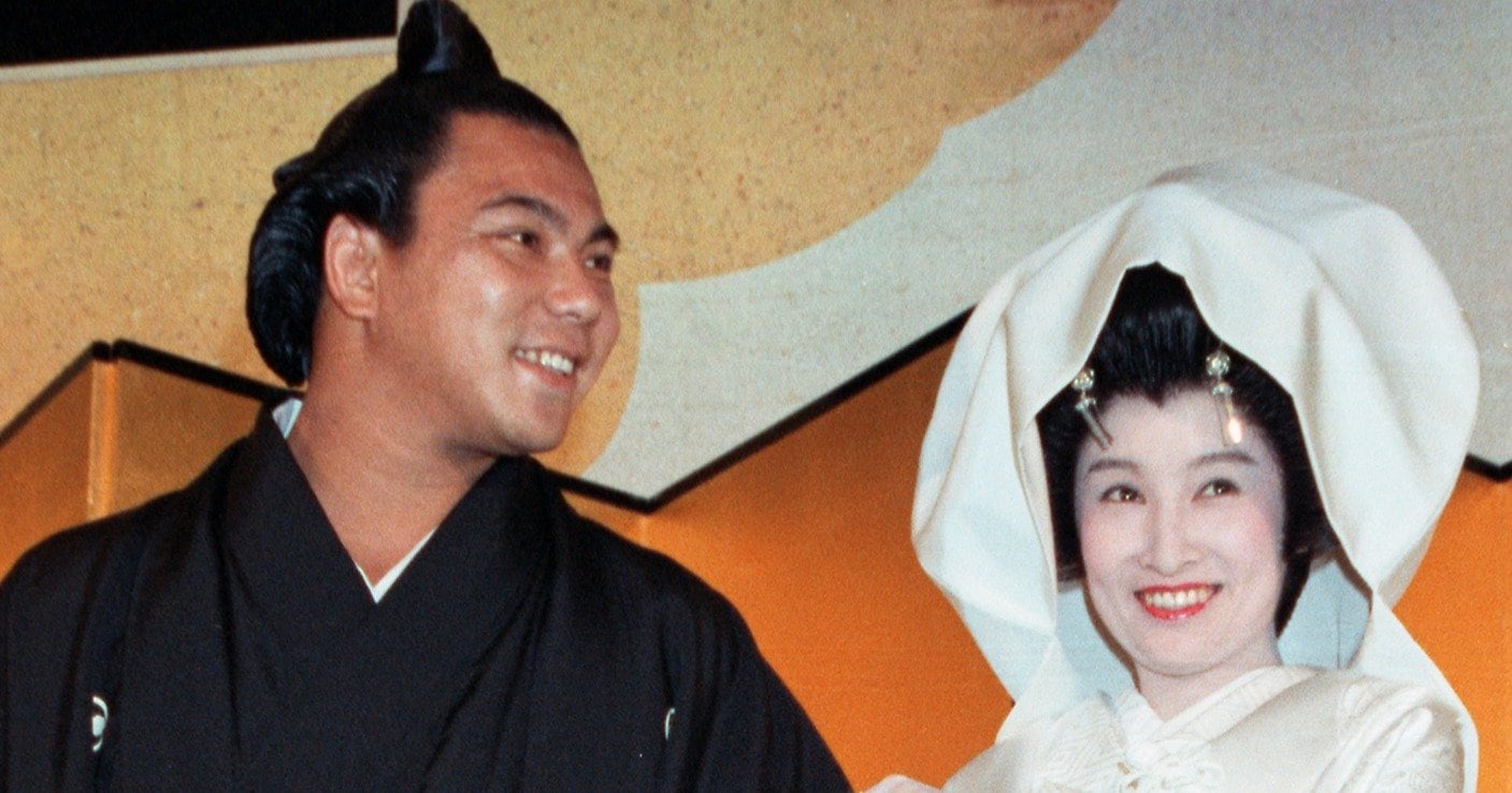 テレビカメラを客にぶち当てて…」千代の富士、結婚パーティーで親方が