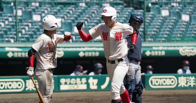 智弁学園は5日間4試合…超過密日程の甲子園で「W智弁」に負けた2校の敗因「クローザーの右ヒジ炎症」「エースの下半身の疲れ」（3／3） - 高校野球 -  Number Web - ナンバー