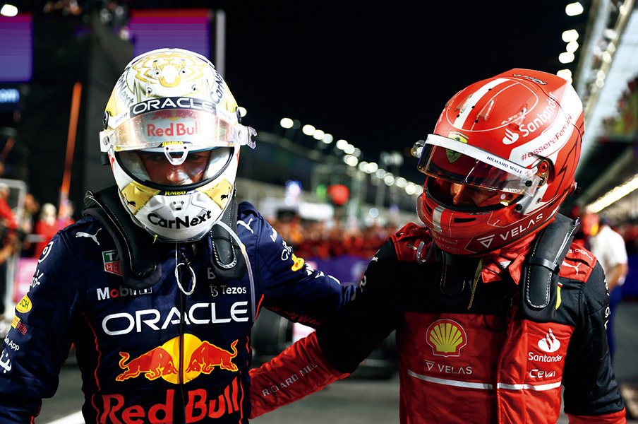 ルクレールvs.フェルスタッペン、技と敬意が至高の闘いを可能にする。<Number Web> photograph by Getty Images