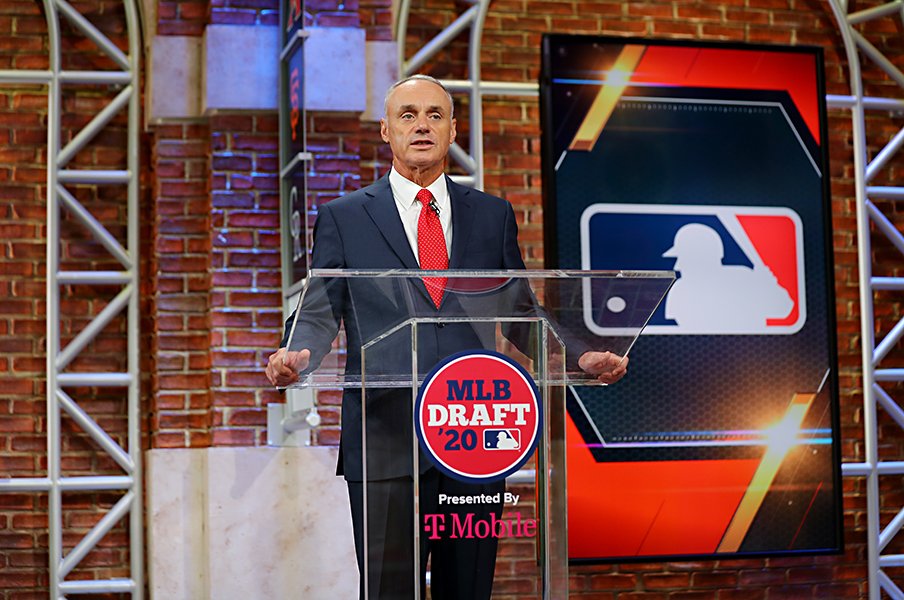 オーナーの意向とコミッショナー。MLB版「三方一両損」を提案する。<Number Web> photograph by Getty Images