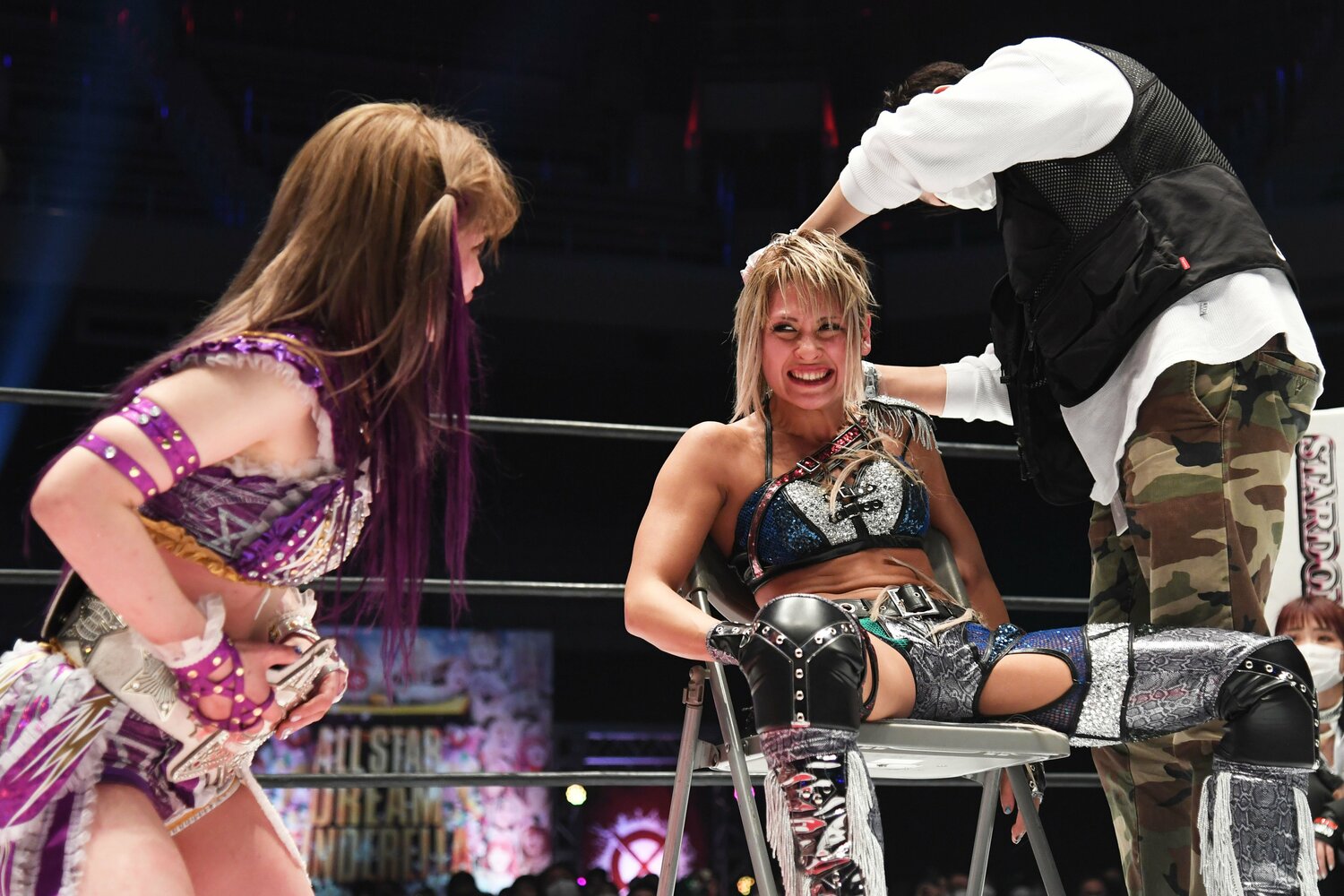 中野たむとの髪切りマッチに敗れ、白いベルトも失ったジュリア。2021年3月3日、日本武道館　©Masashi Hara