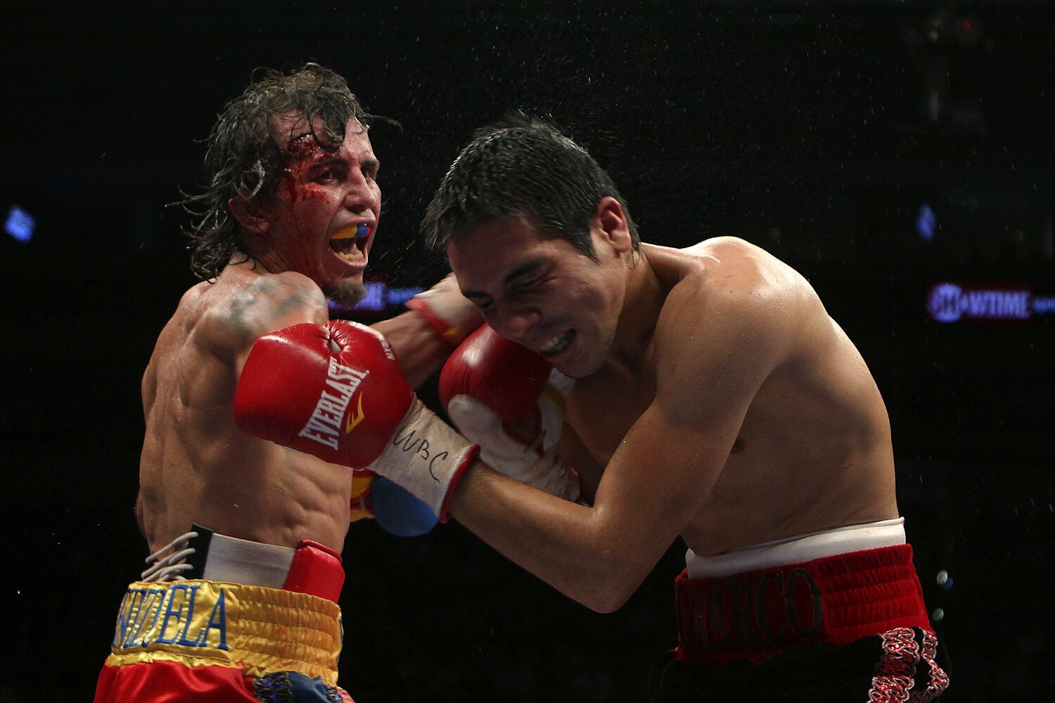 エドウィン・バレロの生涯最後の試合となった2010年2月6日のアントニオ・デマルコ戦　©Getty Images