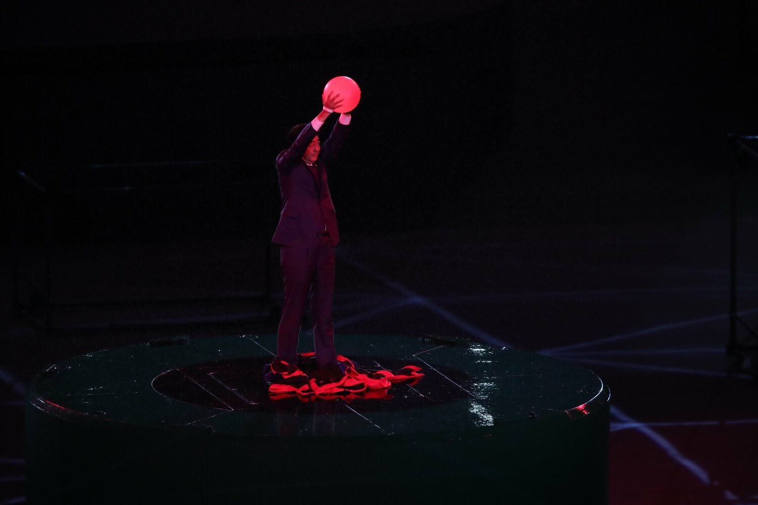 リオ五輪の閉会式にはPR映像とともにマリオに扮した安倍首相（当時）も登場　©JMPA