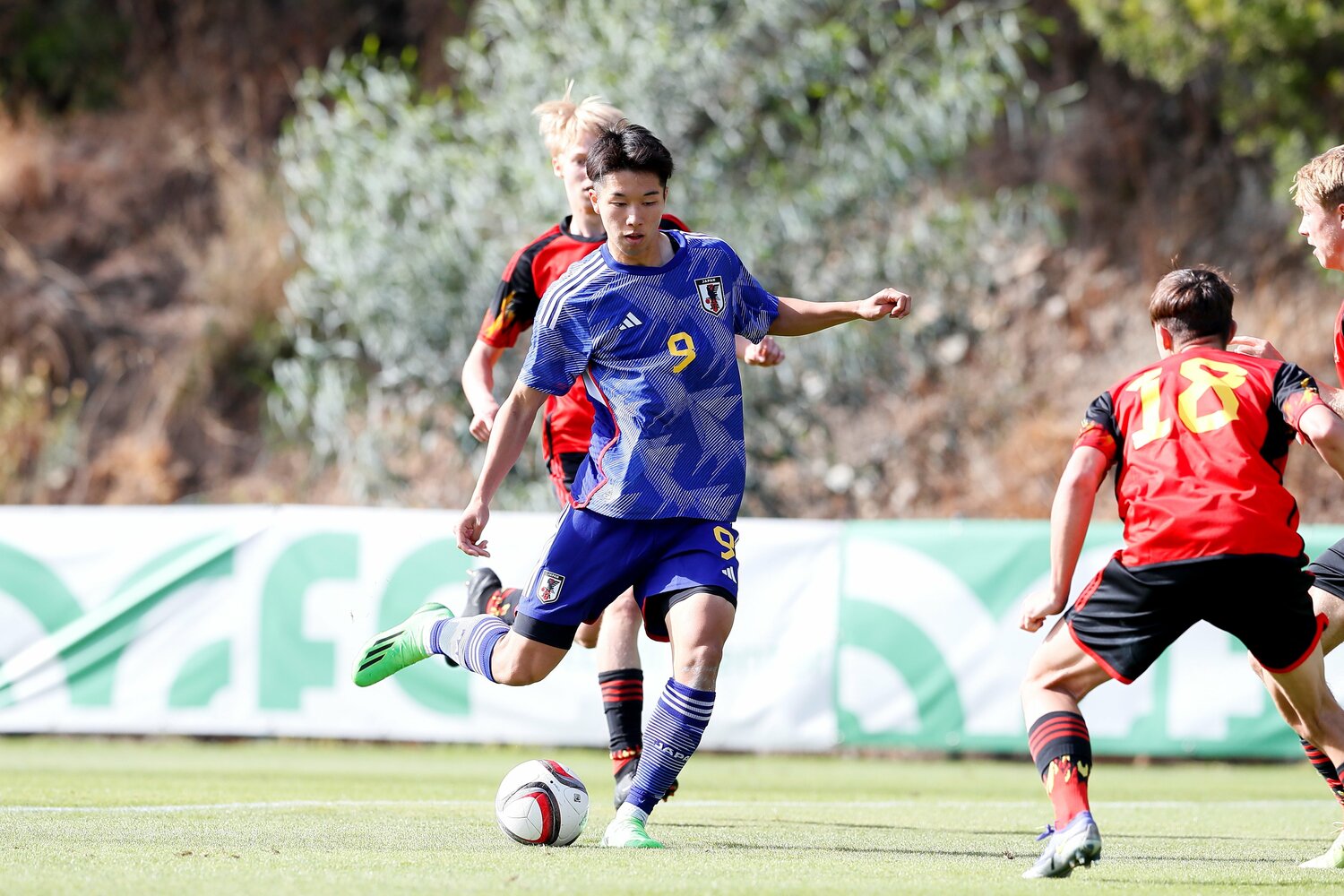 内野は世代別日本代表にも名を連ねている ©Mutsu Kawamori/AFLO