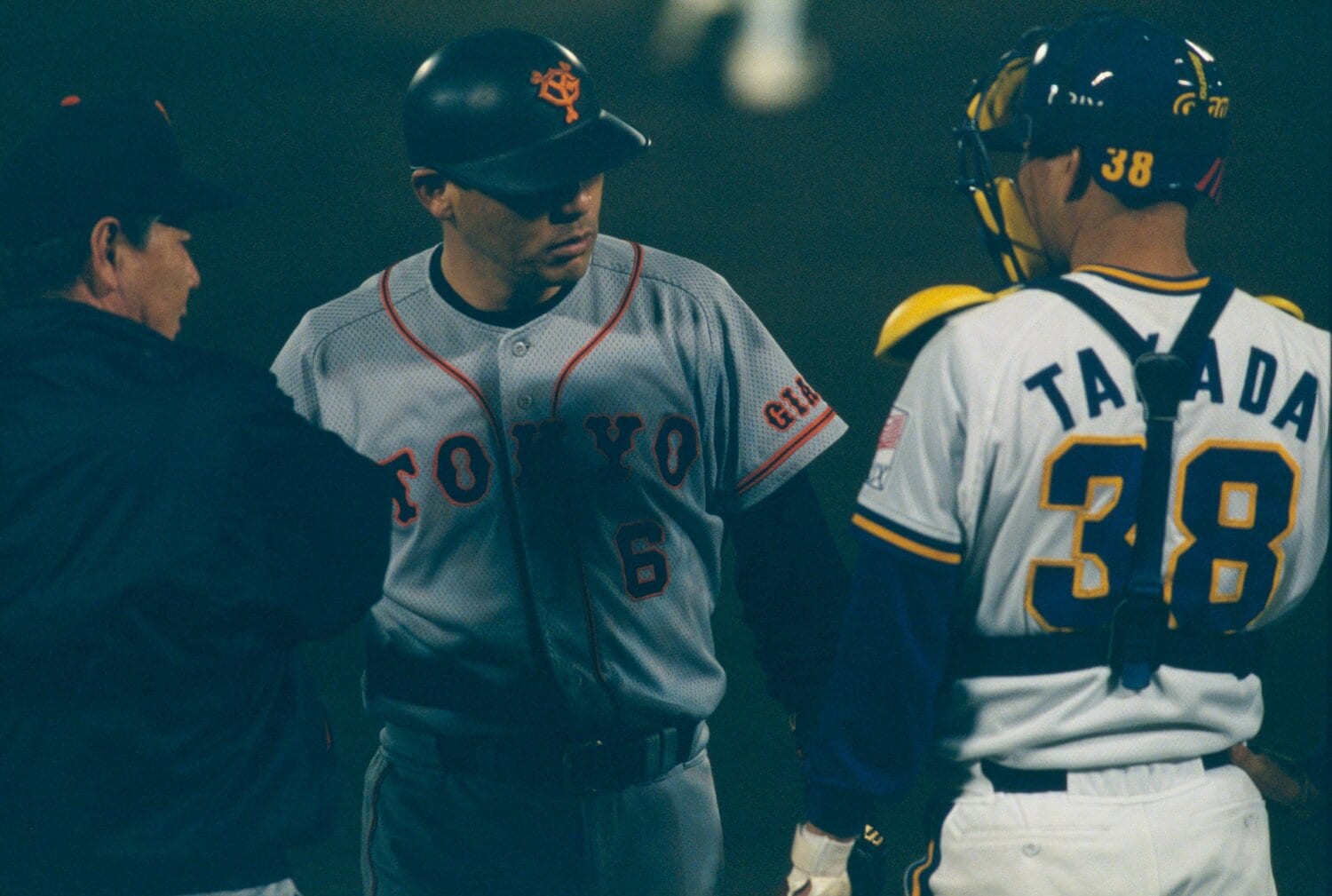 1996年の日本シリーズ。巨人・落合博満とオリックス捕手の高田誠　©BUNGEISHUNJU