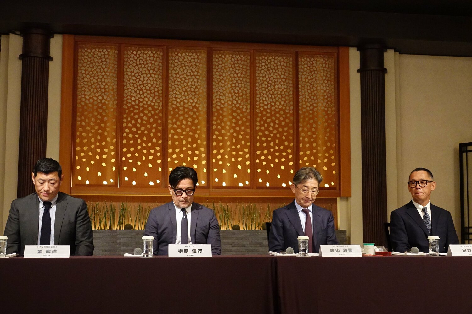 9月5日に行われたRIZINの会見。榊原信行CEOに加えて、3名のドクターが同席した　©Koji Fuse