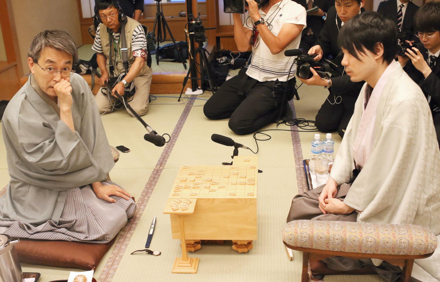 第74期名人戦、羽生名人を相手に4勝1敗で新名人となった佐藤天彦八段（当時）　©Kyodo News
