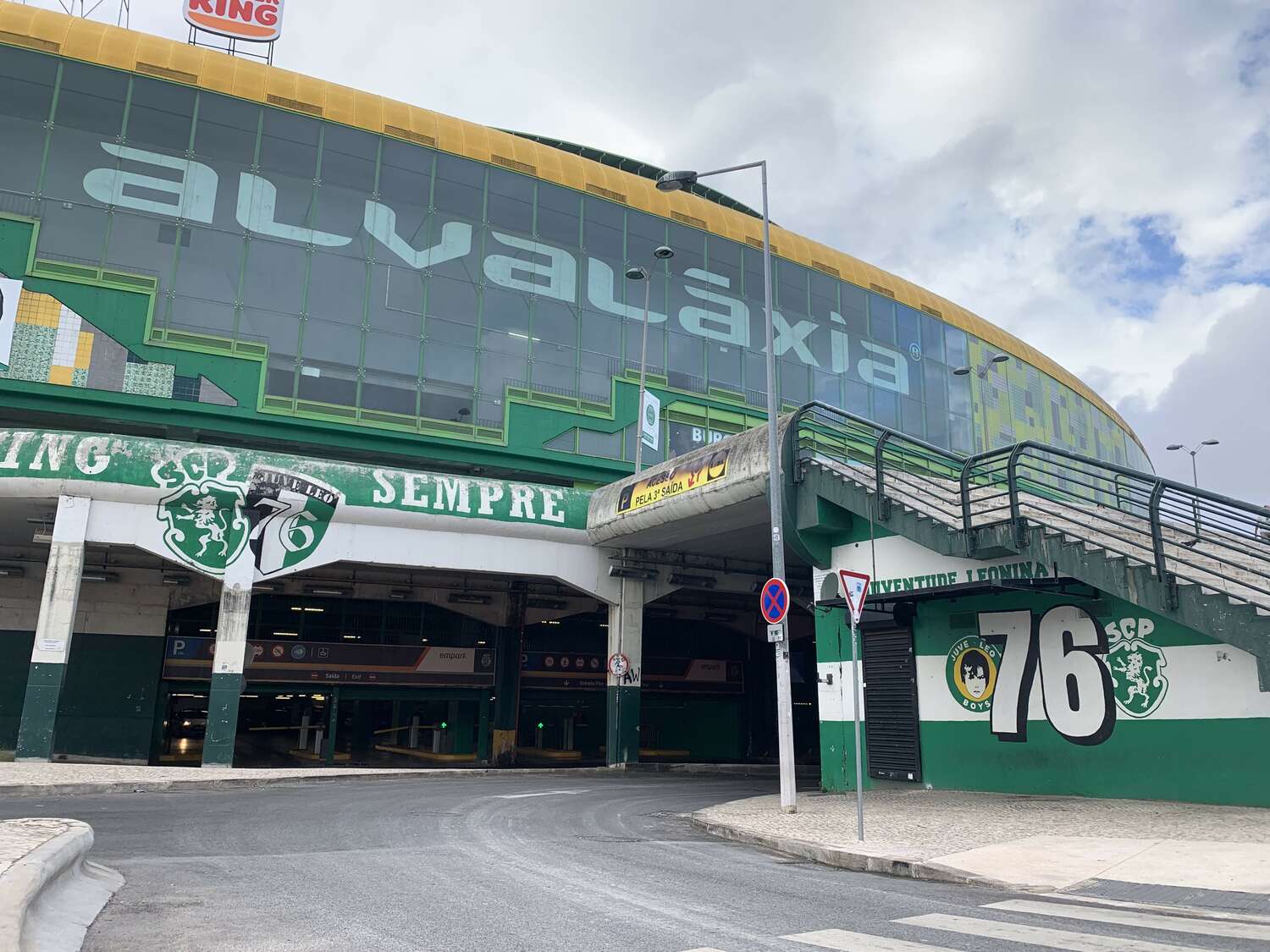 アルバラーデスタジアム　©Yoichi Igawa