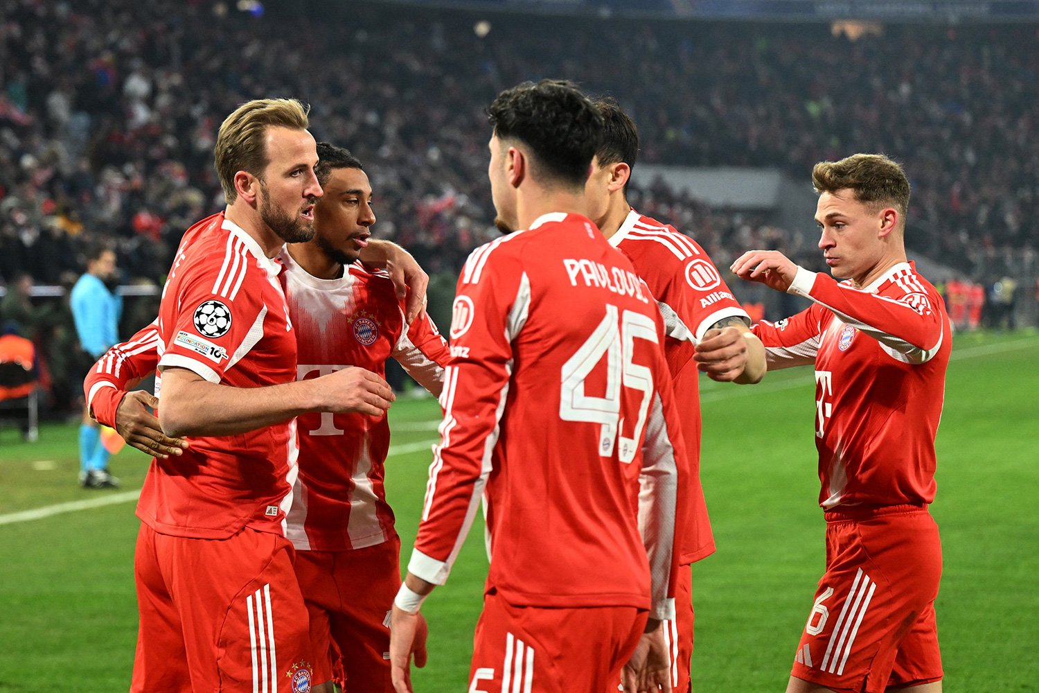 トッテナムから移籍3季目のハリー・ケイン（左）　©AFLO