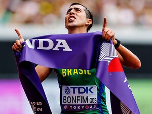 「結婚指輪をなくした。申し訳ない」涙の電話から翌日…妻大喜び「ありえない。奇跡よね」金メダリスト競歩夫婦がアツアツ「内側にお互いの名前」